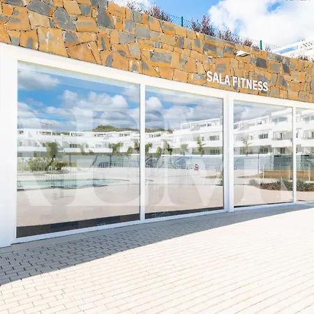 Appartamento With Parking, Gym & Terrace By Rems