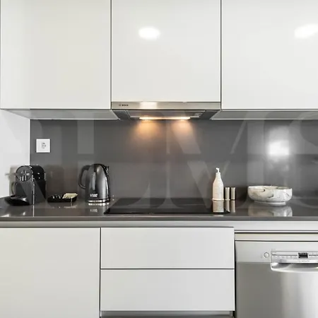 With Parking, Gym & Terrace By Rems Appartement *