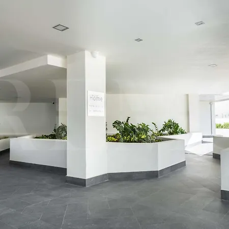 Appartement With Parking, Gym & Terrace By Rems