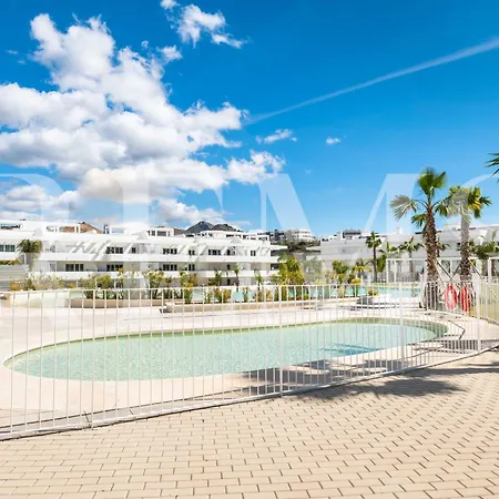 Διαμέρισμα With Parking, Gym & Terrace By Rems Μάλαγα