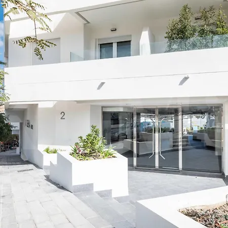 Appartement With Parking, Gym & Terrace By Rems