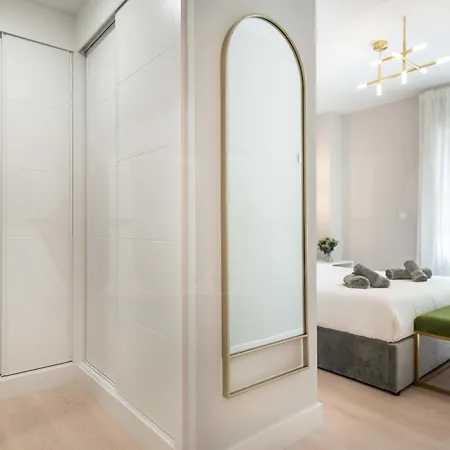 Appartement With Parking, Gym & Terrace By Rems