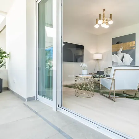 Appartement With Parking, Gym & Terrace By Rems *